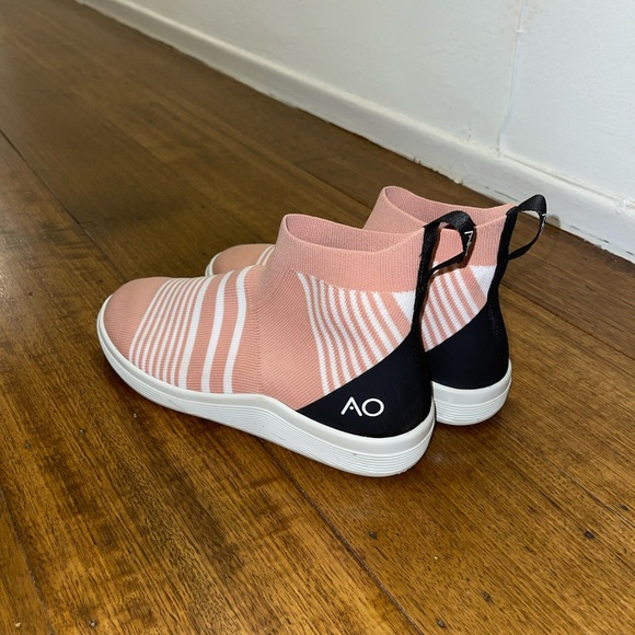 ADNO Sock Sneakers - Picture 5 of 6